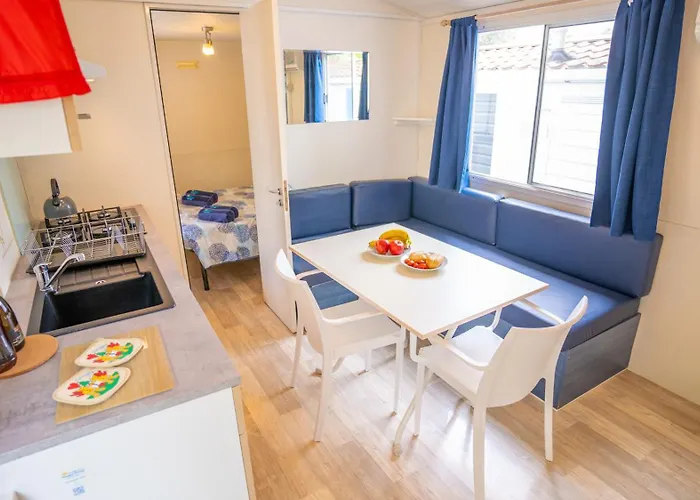 Happy Camp Mobile Homes In Village Baia Paradiso Parque de Campismo *